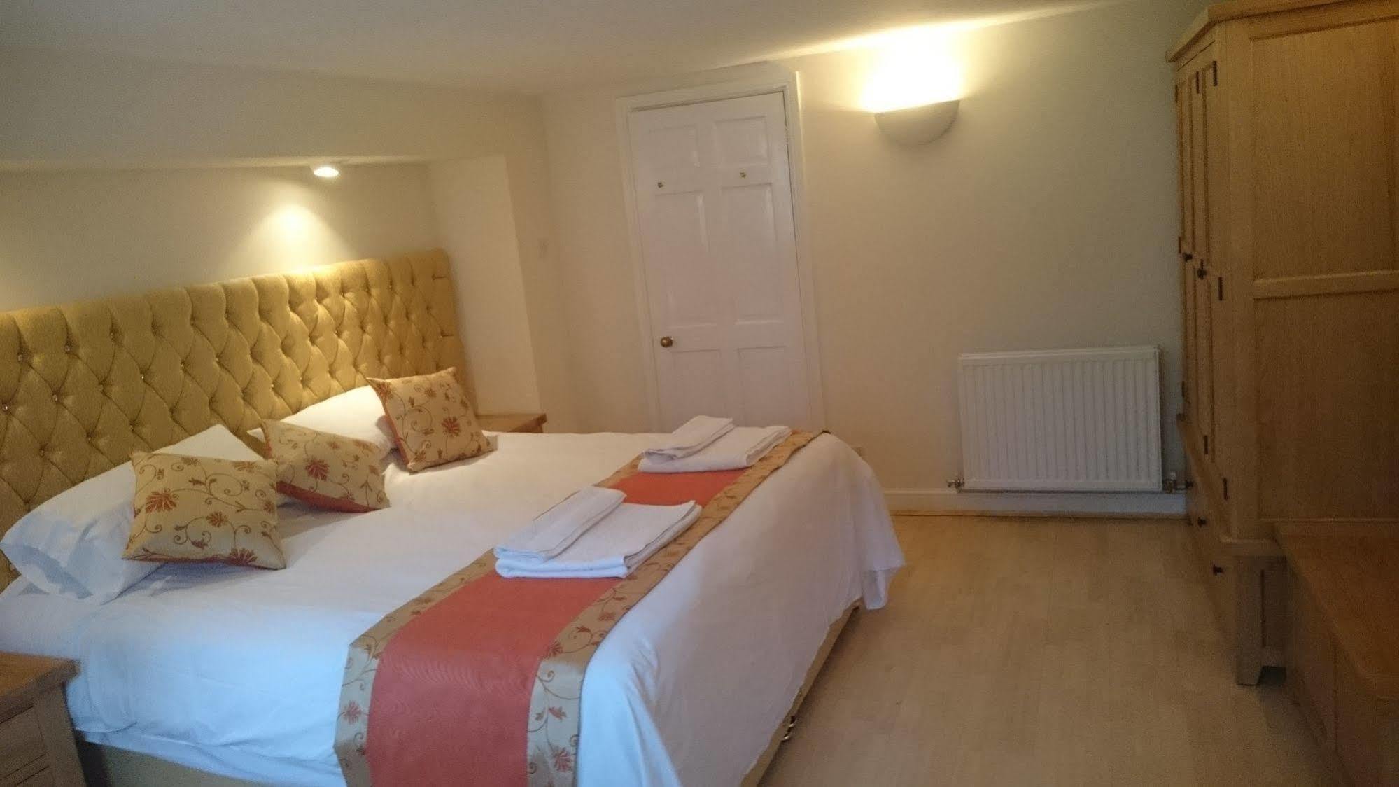 Mayville House Apartment Cheltenham Esterno foto